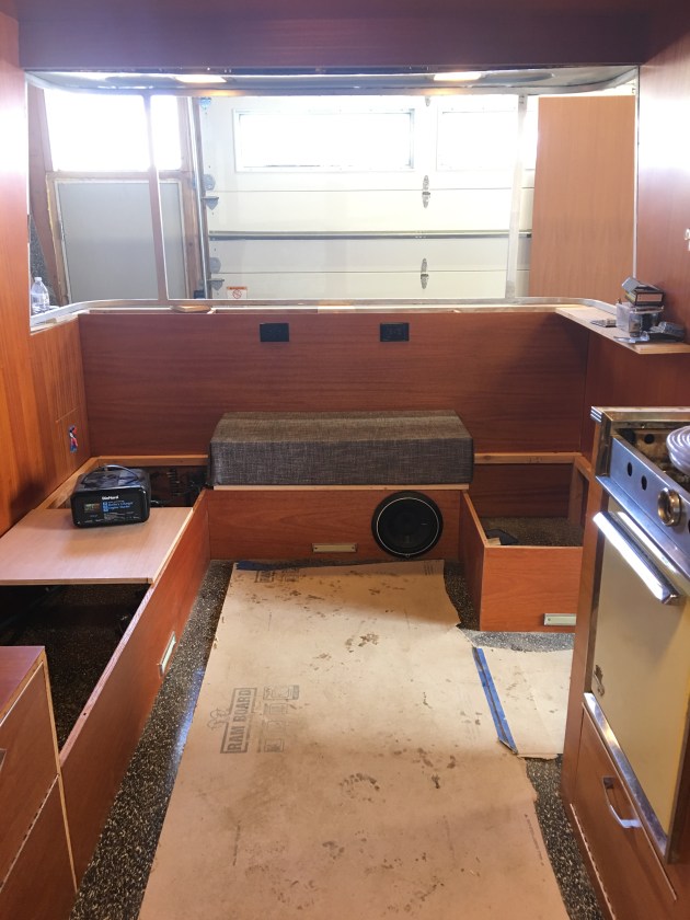 Holiday House U shaped lounge